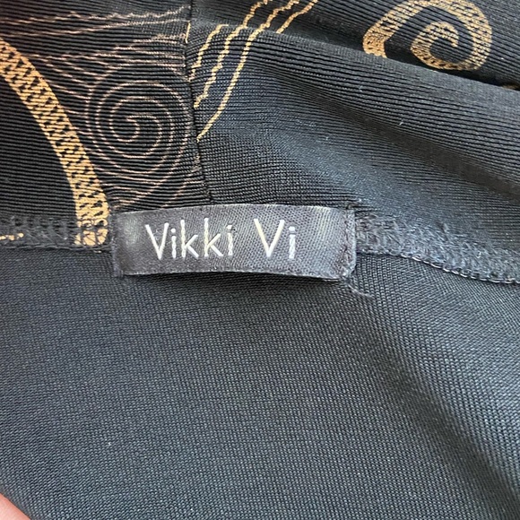 Vikki Vi Traveler Floral Long Sleeve Cardigan Size 2X Black High Low Open Front - Picture 7 of 9